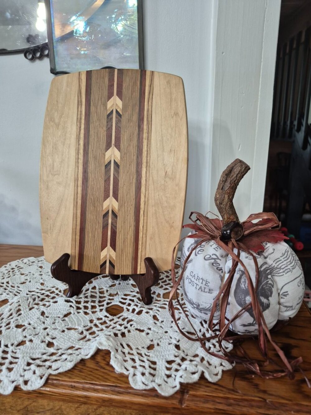 Beautiful Inlaid Cutting Board Almost 8 by 10.5 Inches